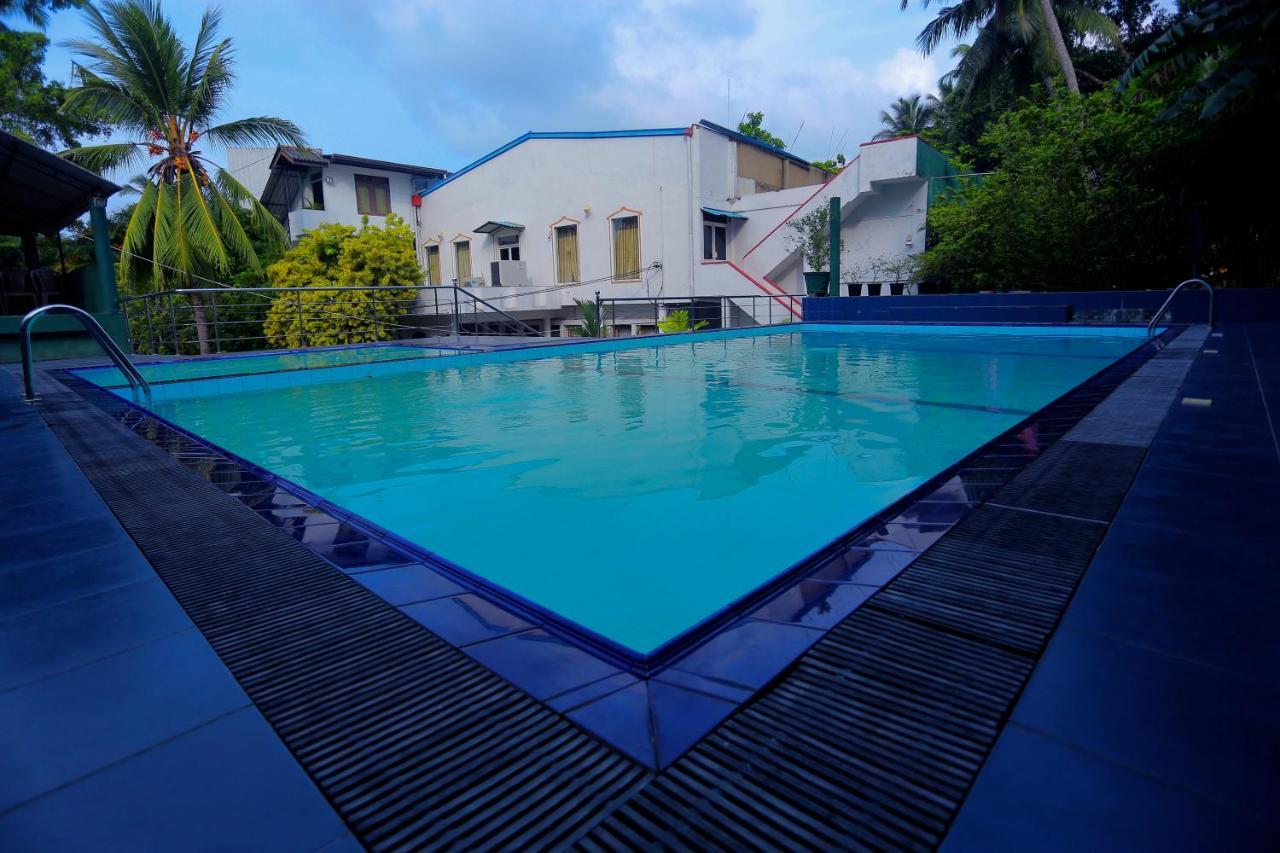 Hotel Aradhana Galle Exterior photo